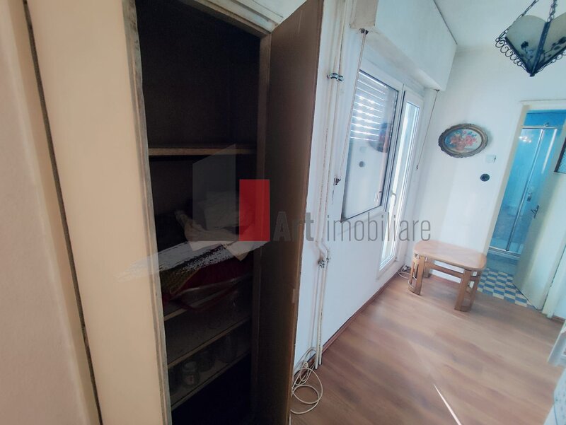 Banu Manta, Titulescu, Basarab, apartament de vanzare